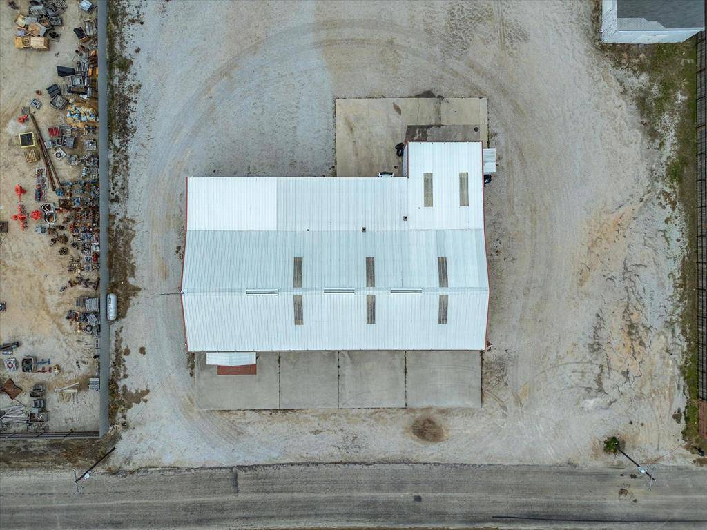 707 S Wickham Street, Alvord, TX 76225