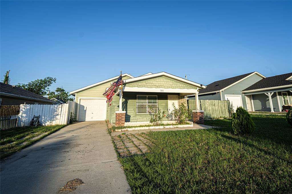 1315 Driess Street, Fort Worth, TX 76104
