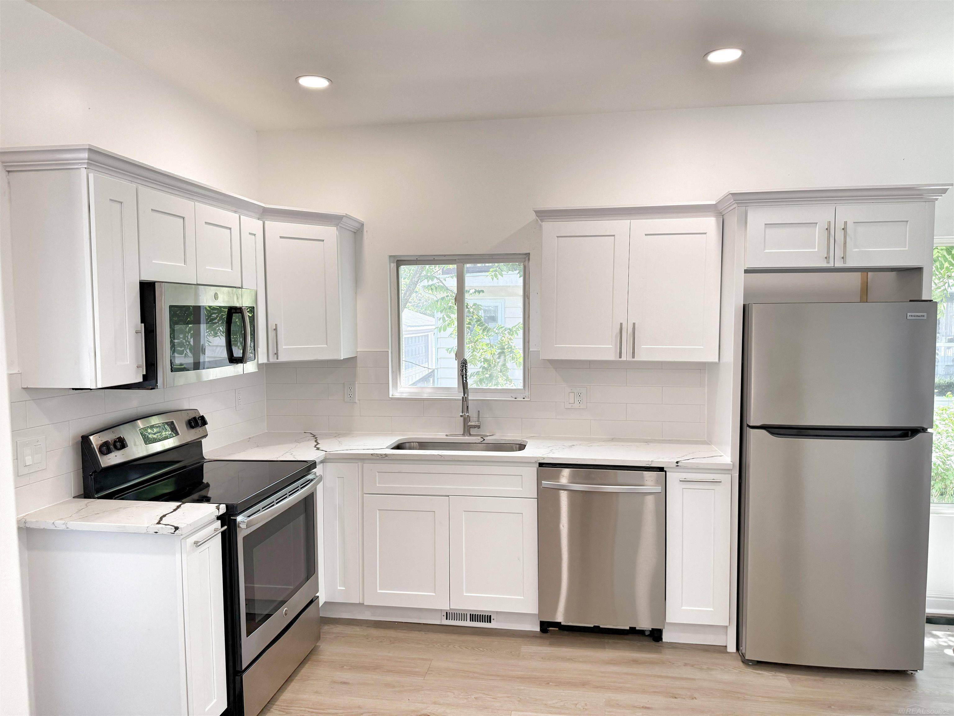 440 Sackett AVE, Monroe, MI 48162