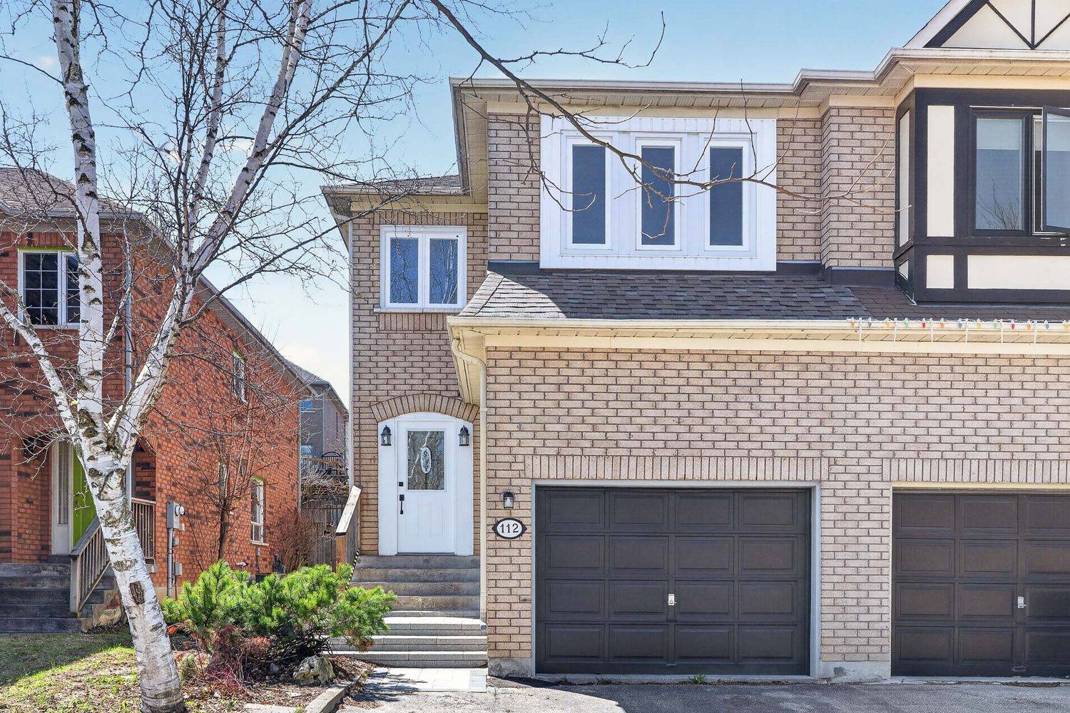 112 October LN, Aurora, ON L4G 6Z8