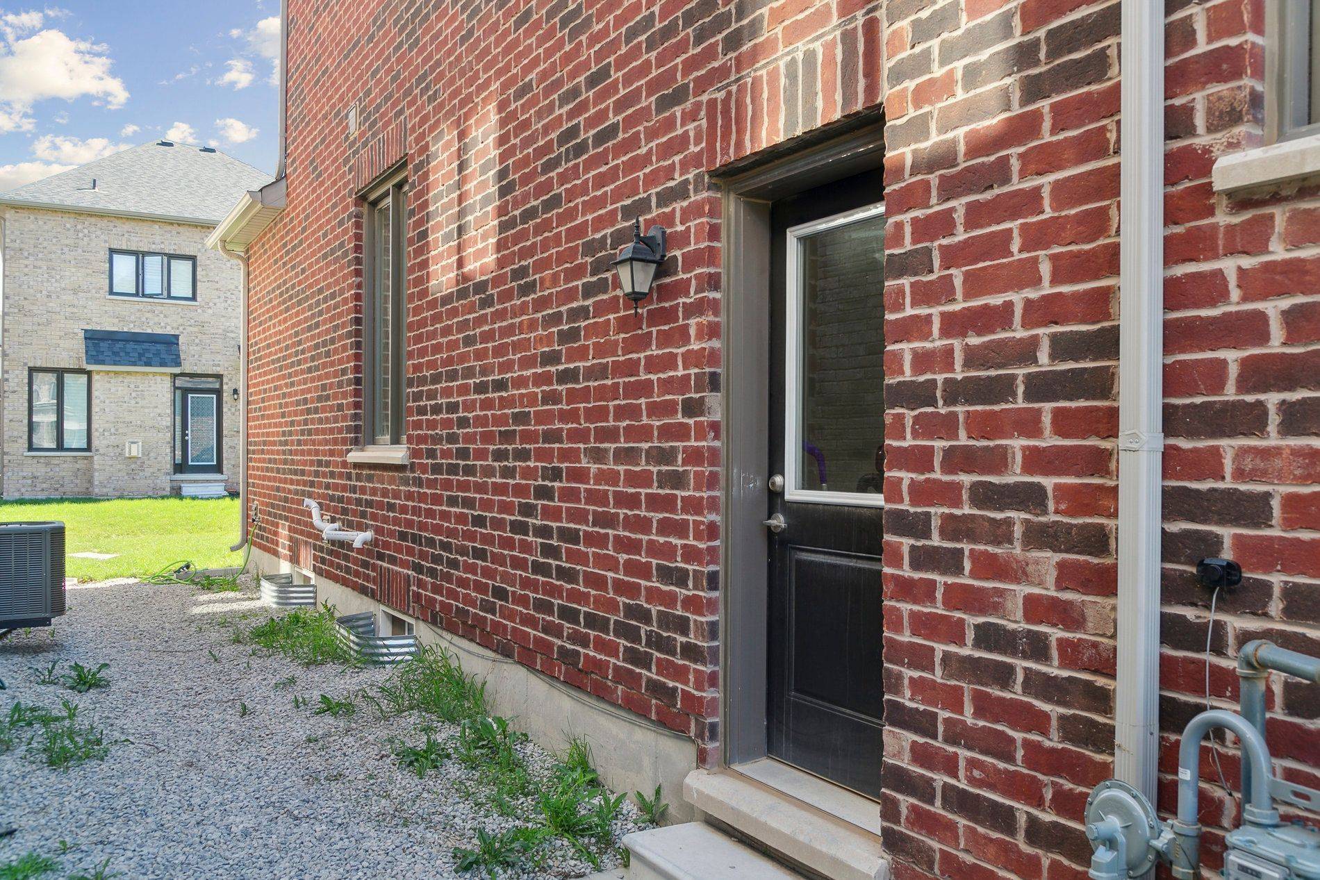 1515 Kovachik BLVD, Milton, ON L9E 1T4