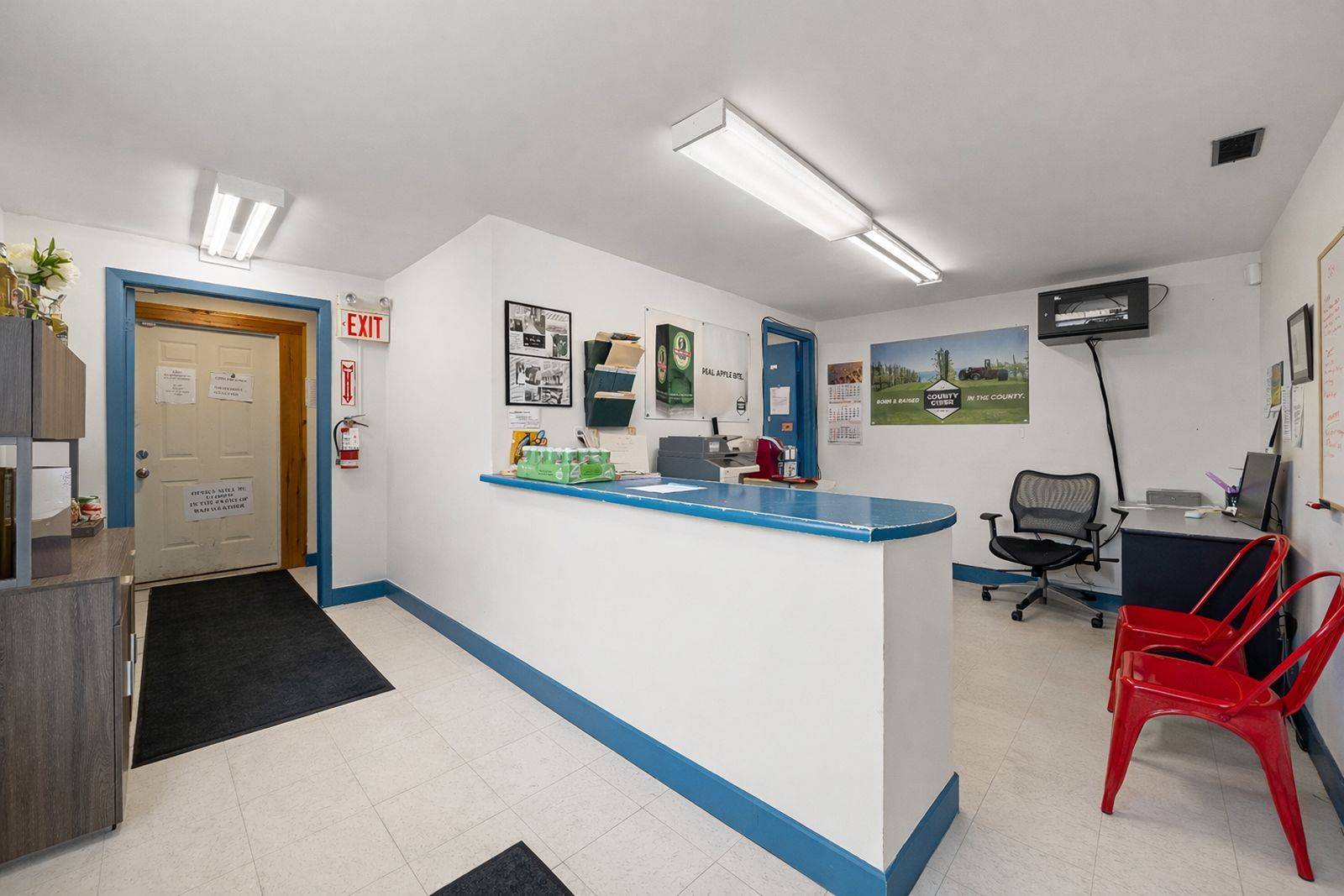 17 McFarland DR E, Prince Edward County, ON K0K 2T0