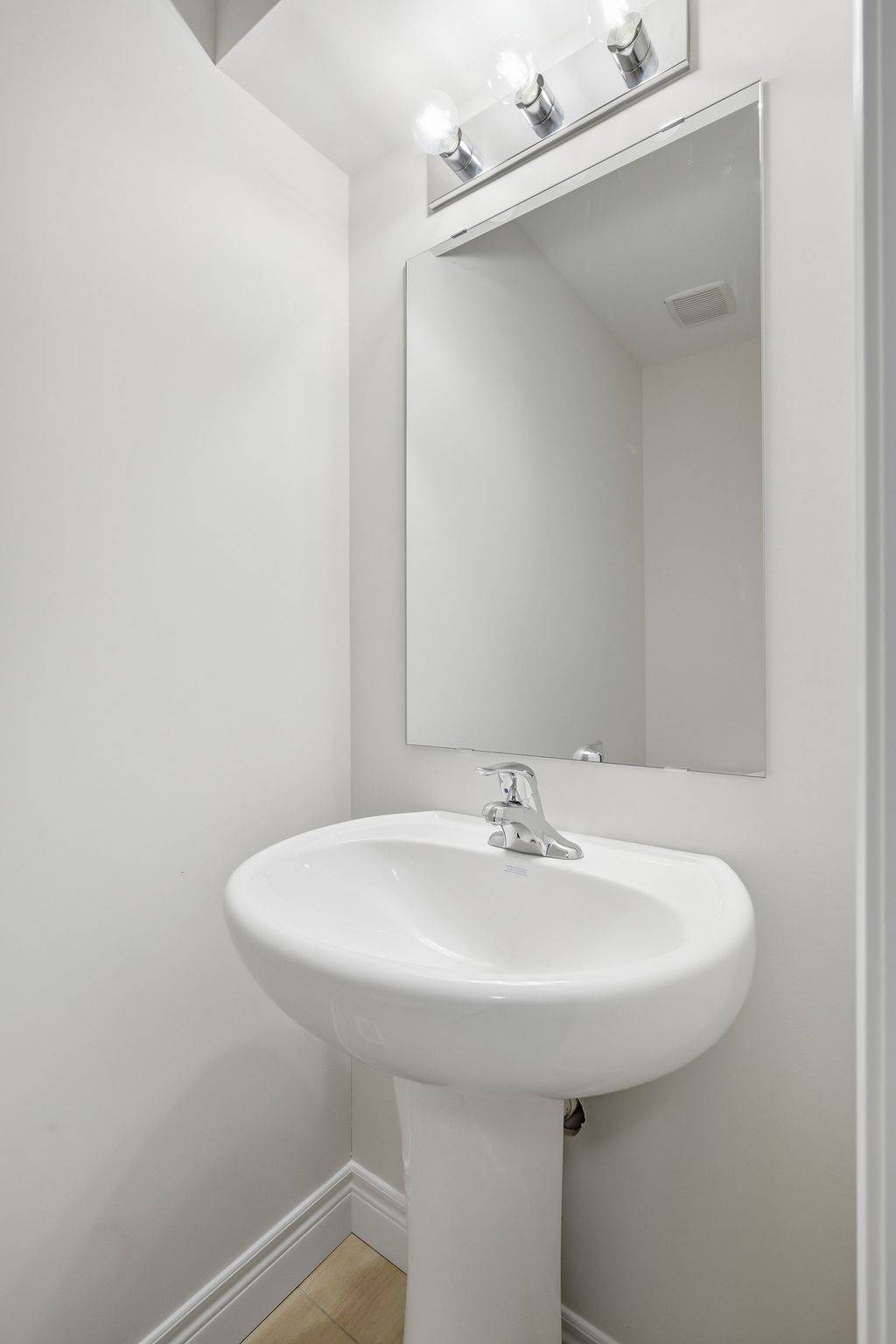 37 McConnell CRES, Bracebridge, ON P1L 0N7