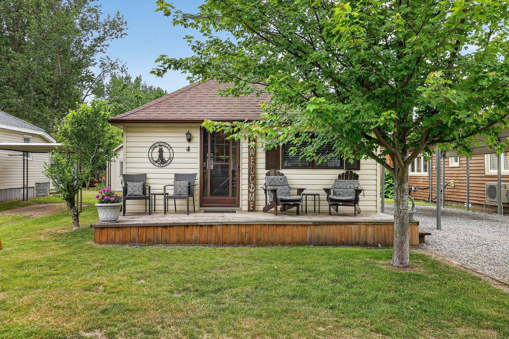 4 Bass LN, Norfolk, ON N0E 1M0