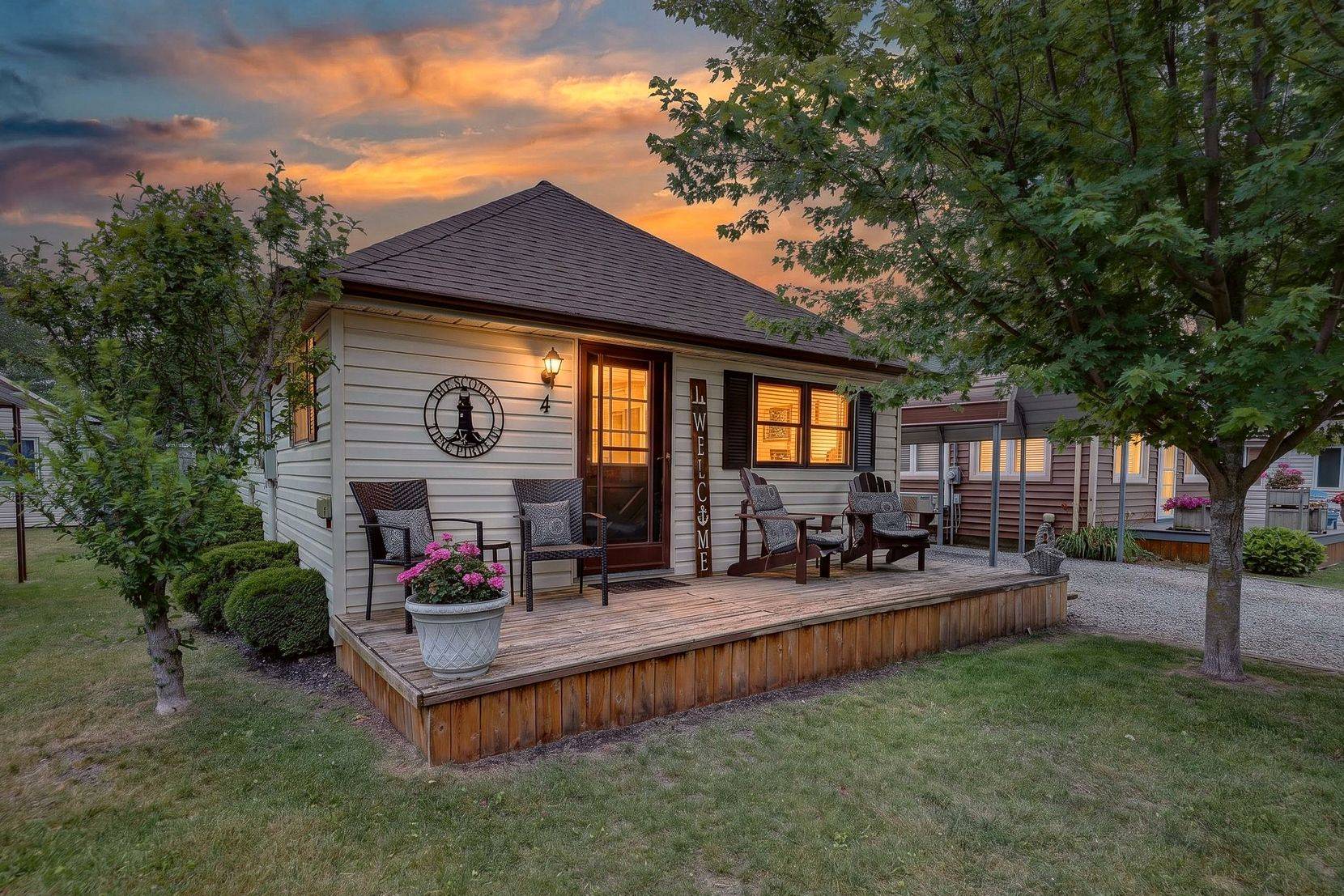 4 Bass LN, Norfolk, ON N0E 1M0