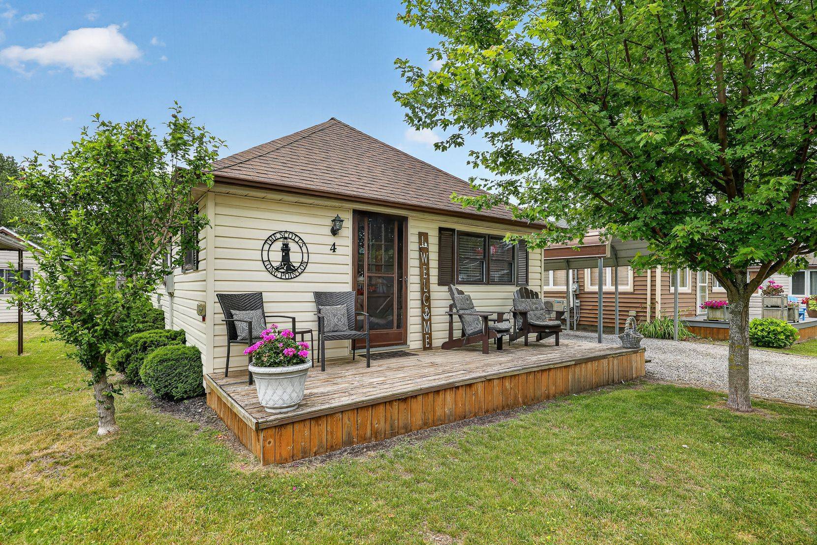 4 Bass LN, Norfolk, ON N0E 1M0