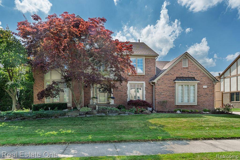 6489 Shoreline DR, Troy, MI 48085
