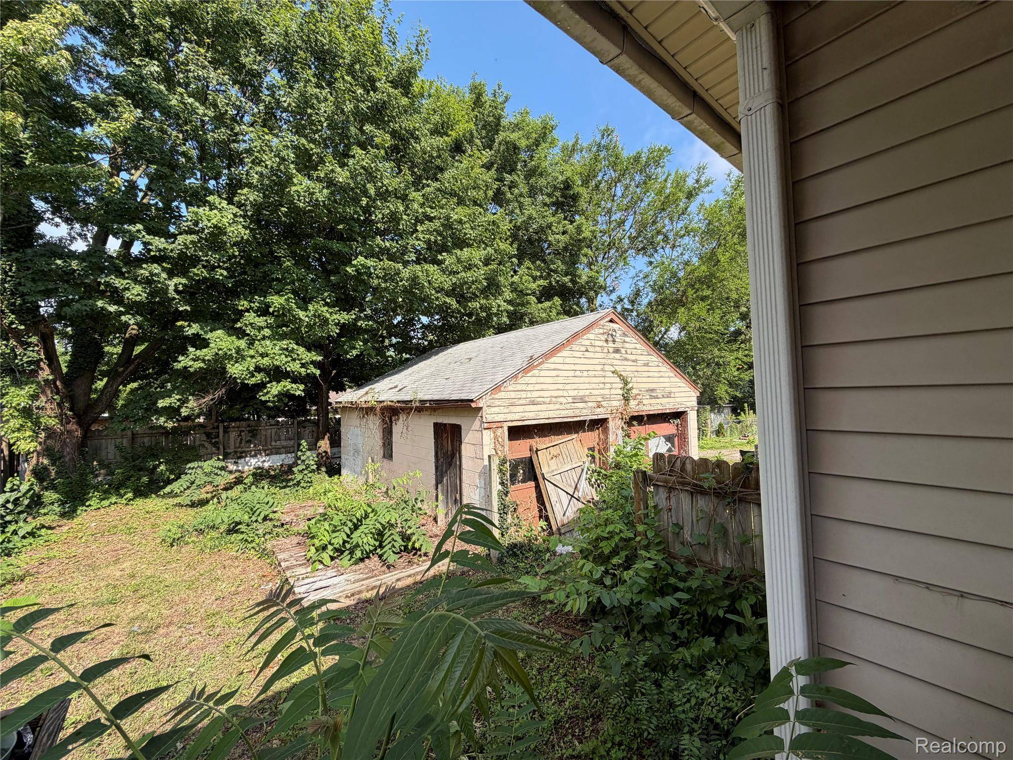 808 Division ST, Owosso, MI 48867
