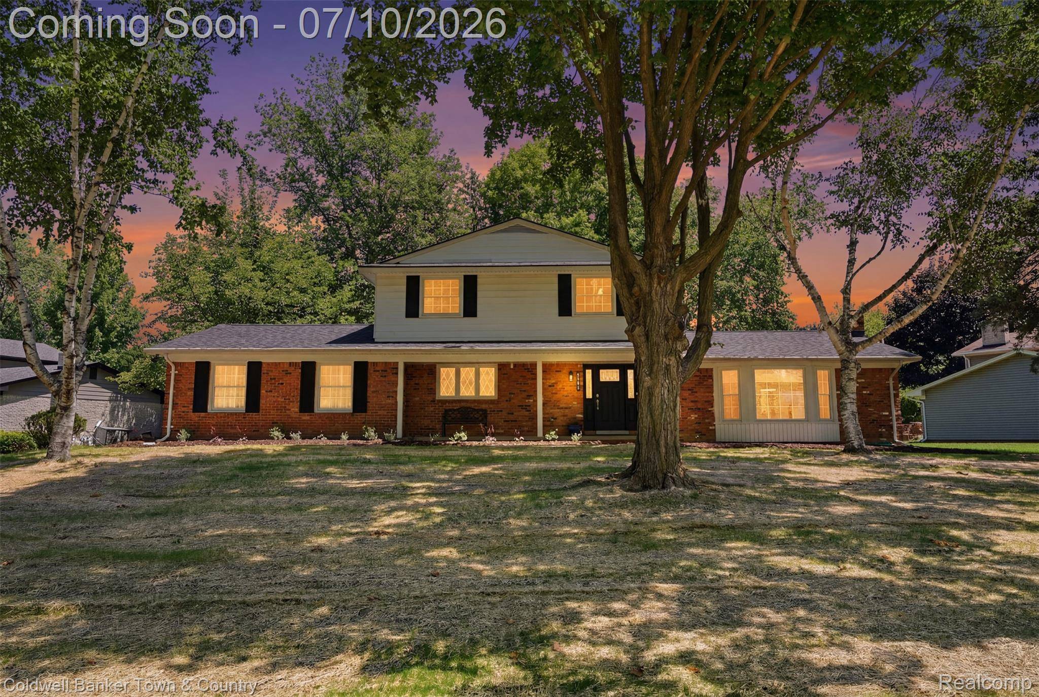 4301 Macqueen DR, West Bloomfield Charter Township, MI 48323