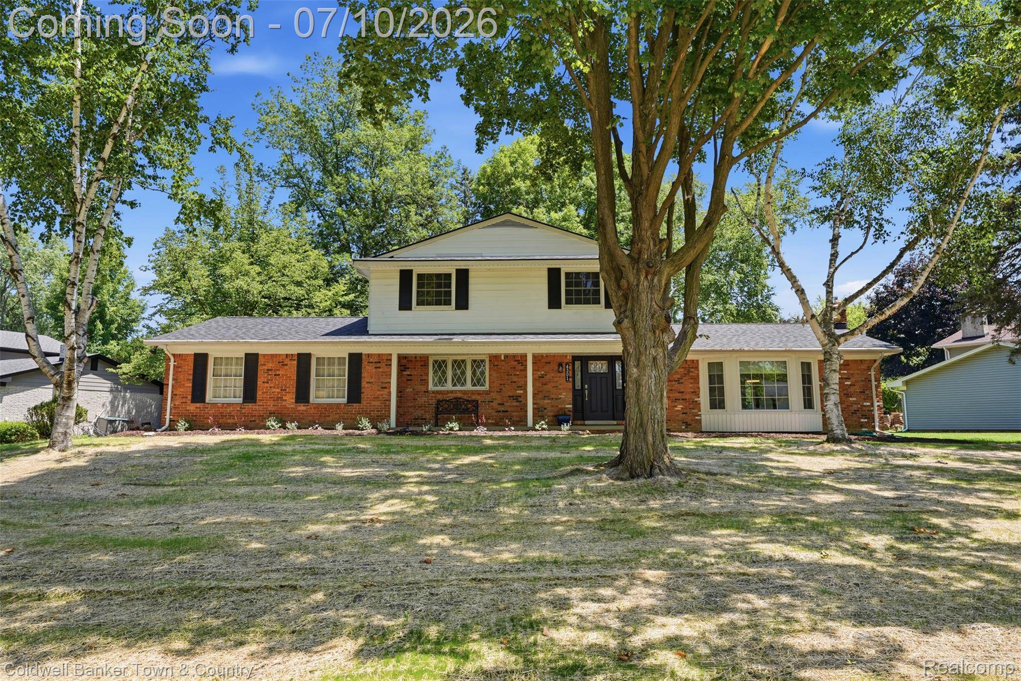 4301 Macqueen DR, West Bloomfield Charter Township, MI 48323