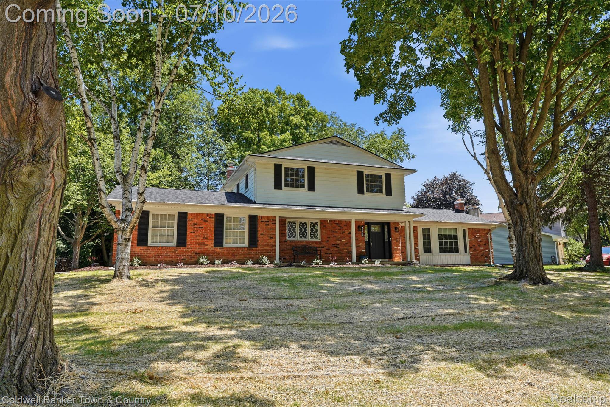 4301 Macqueen DR, West Bloomfield Charter Township, MI 48323