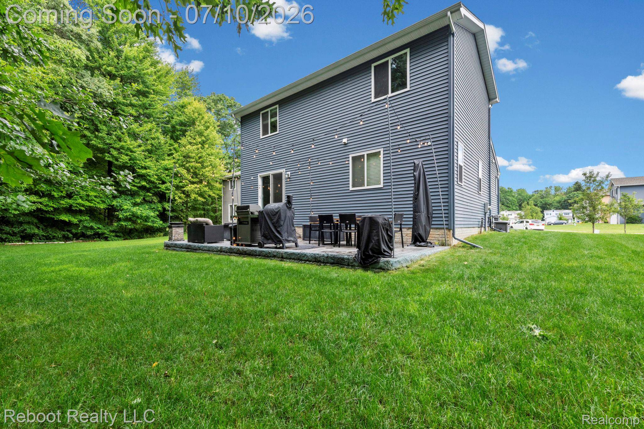 6555 Skylar LN, Waterford Charter Township, MI 48327