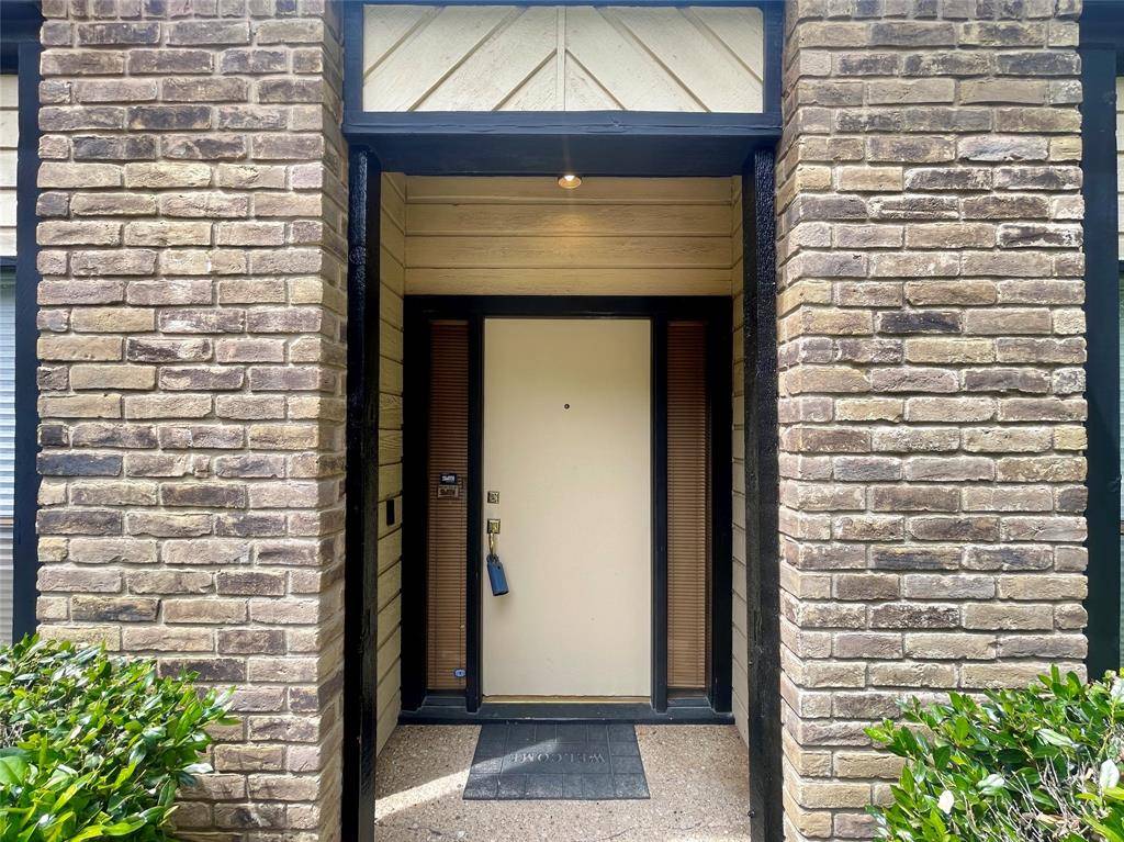 9931 Chimney Hill Lane, Dallas, TX 75243