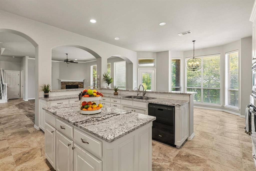 686 Cattlebaron Parc Drive, Fort Worth, TX 76108