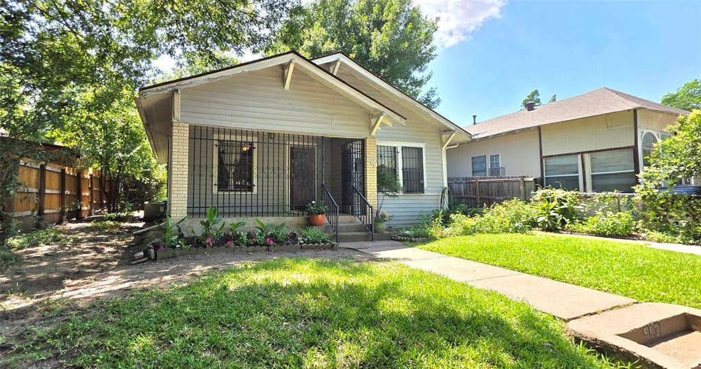 903 Cameron Avenue, Dallas, TX 75223