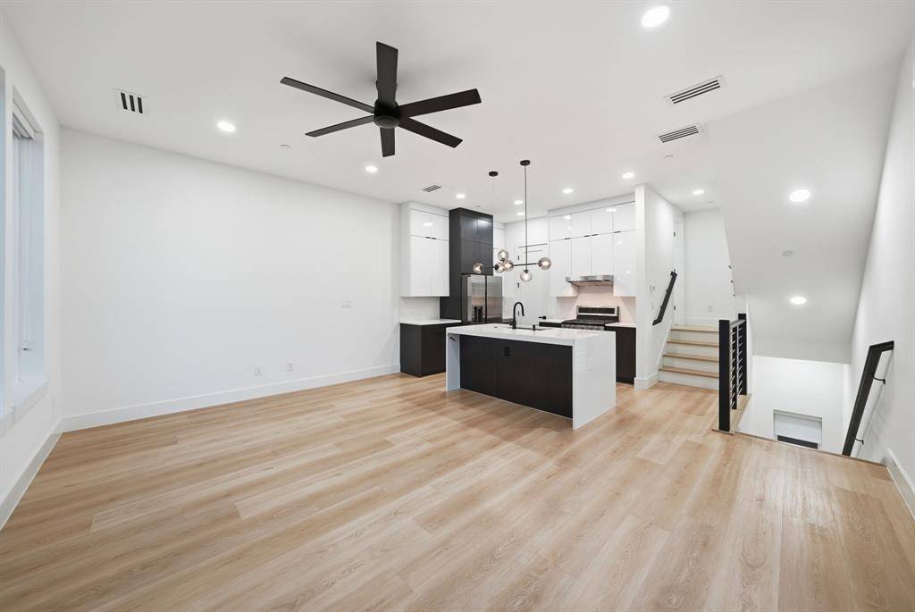 2015 California Drive #106, Dallas, TX 75204