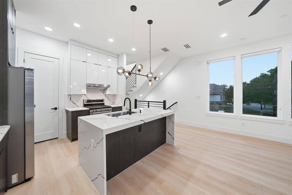 2015 California Drive #106, Dallas, TX 75204