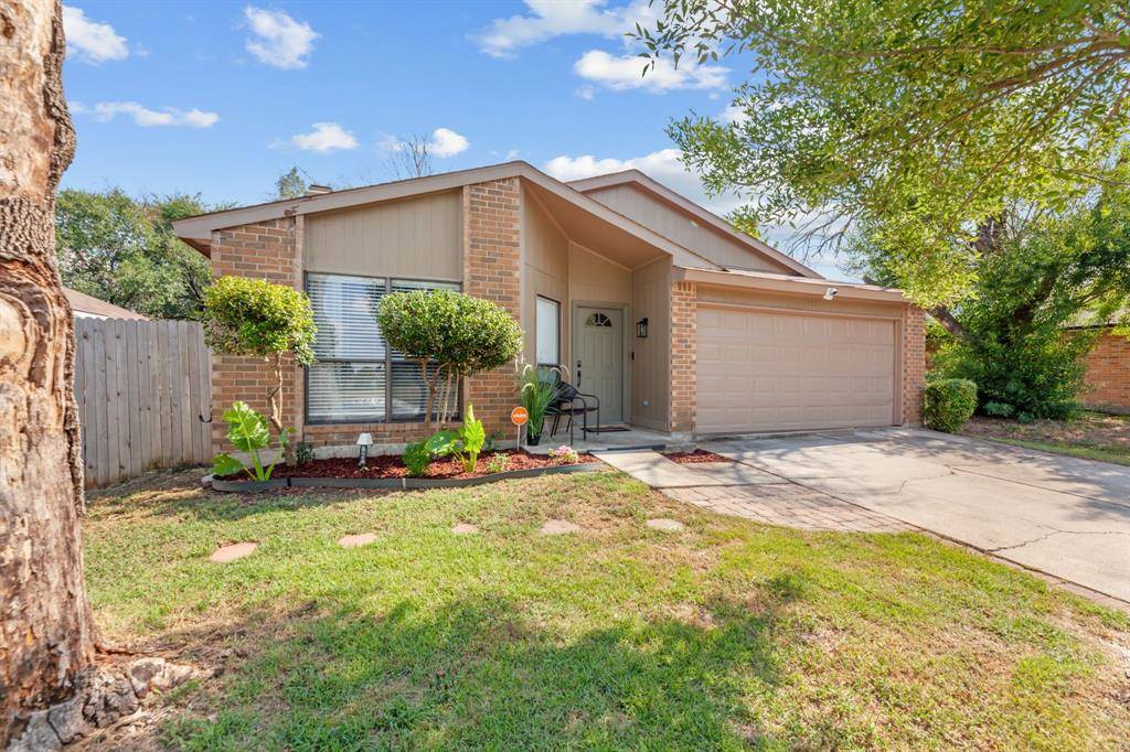 4212 N Staghorn Circle, Fort Worth, TX 76137