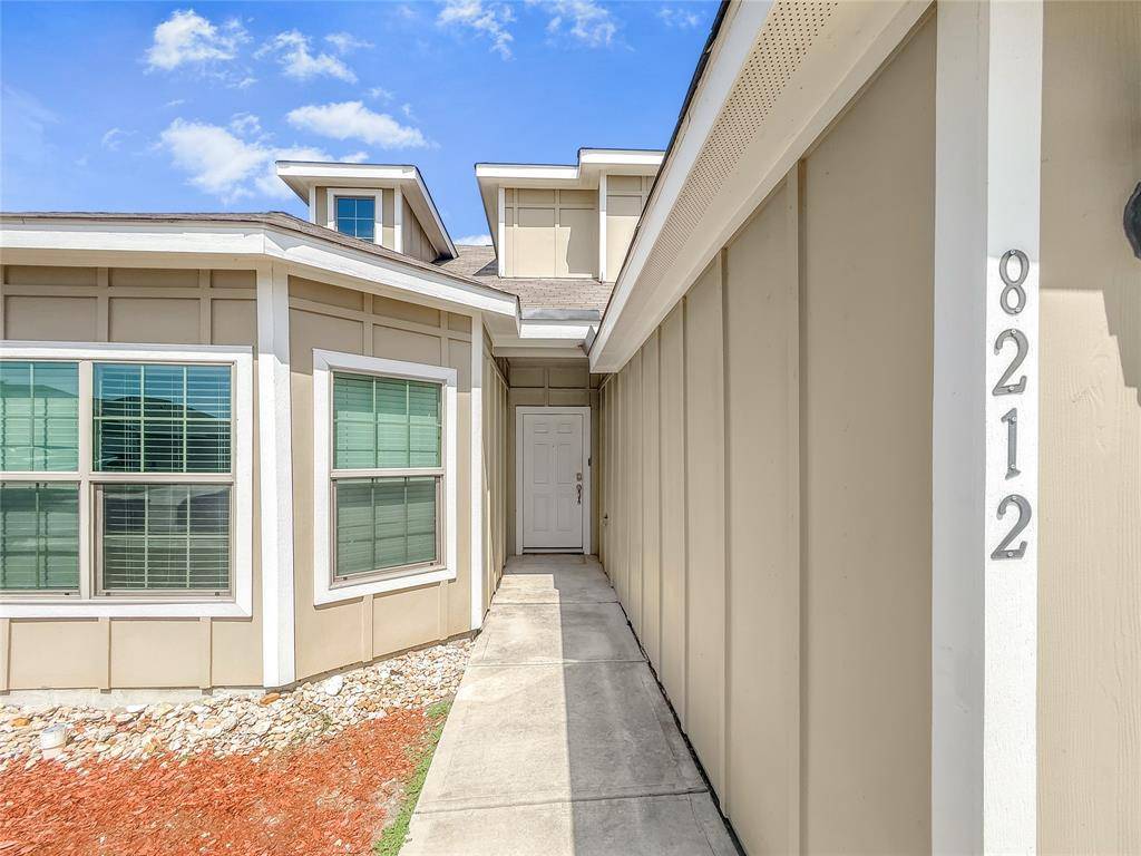 8212 Buck Mountain Pass, Fort Worth, TX 76179