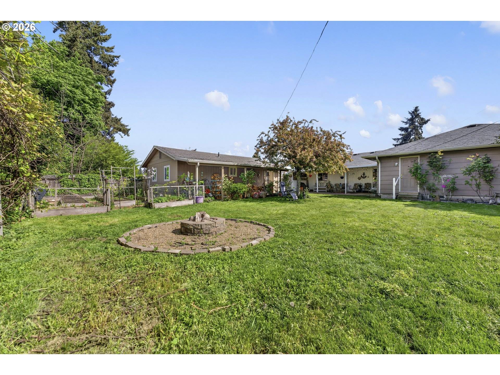 114 HAYDEN BRIDGE WAY, Springfield, OR 97477