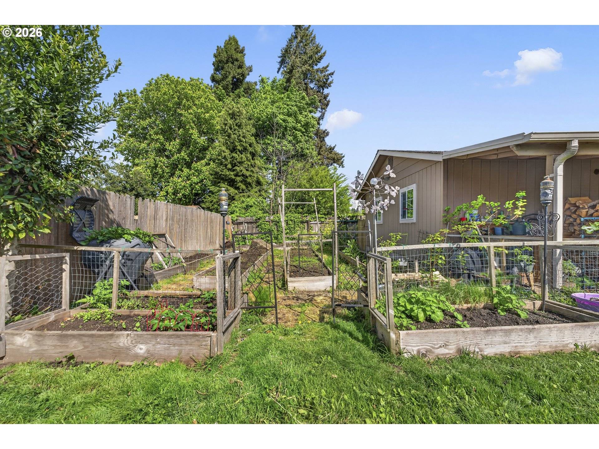 114 HAYDEN BRIDGE WAY, Springfield, OR 97477
