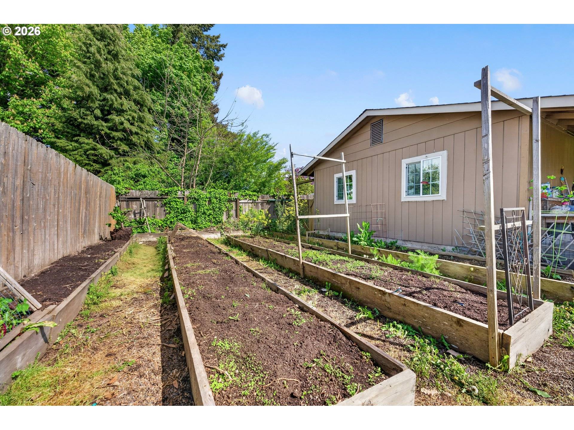 114 HAYDEN BRIDGE WAY, Springfield, OR 97477