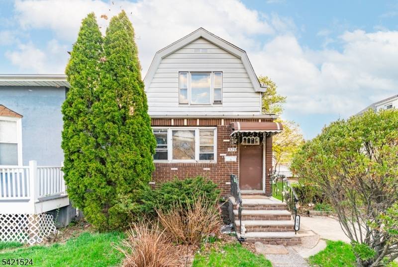 375 Westervelt Pl, Lodi Boro, NJ 07644