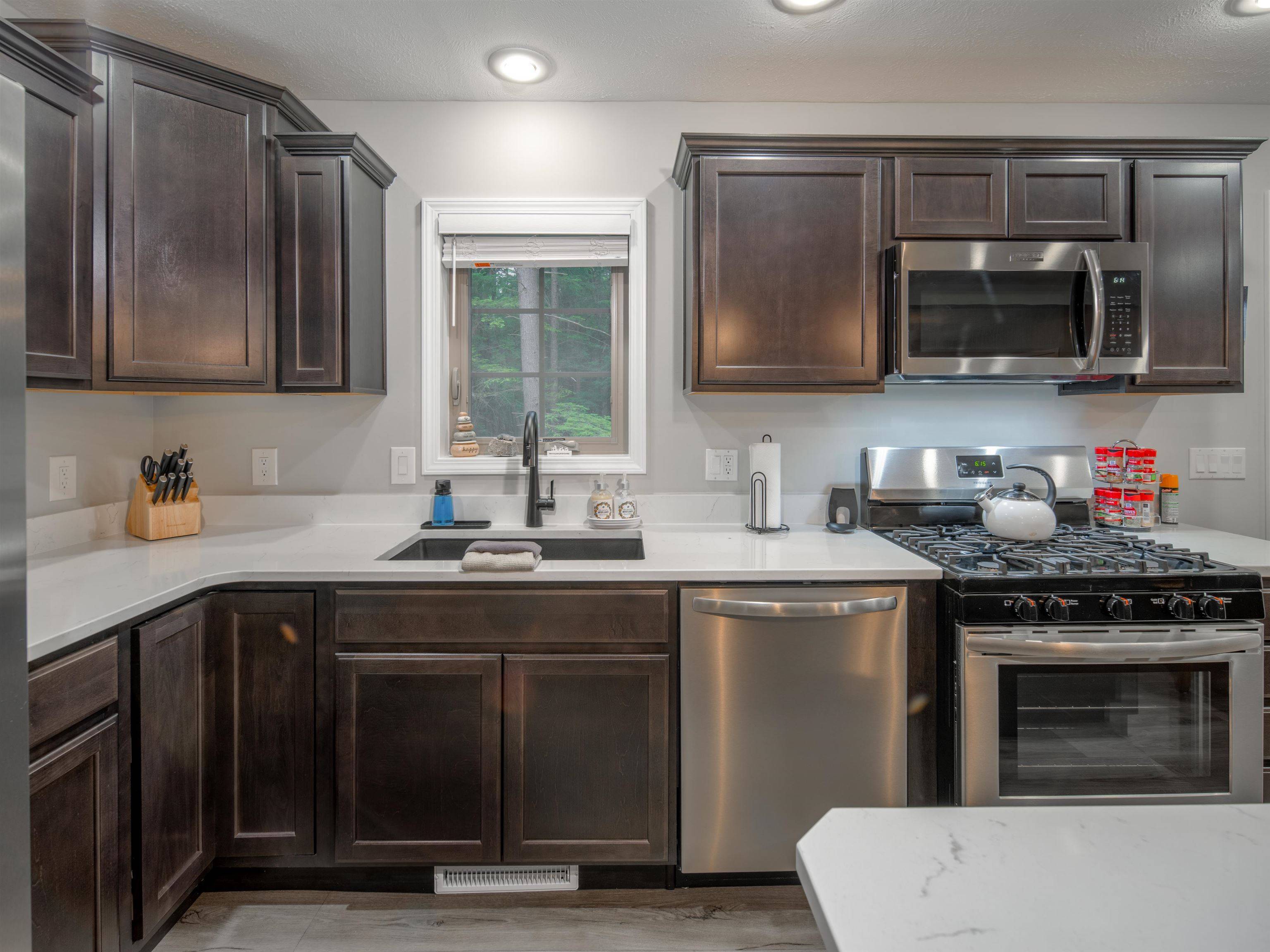 1942 Hoosier Valley RD, Blair Twp, MI 49685