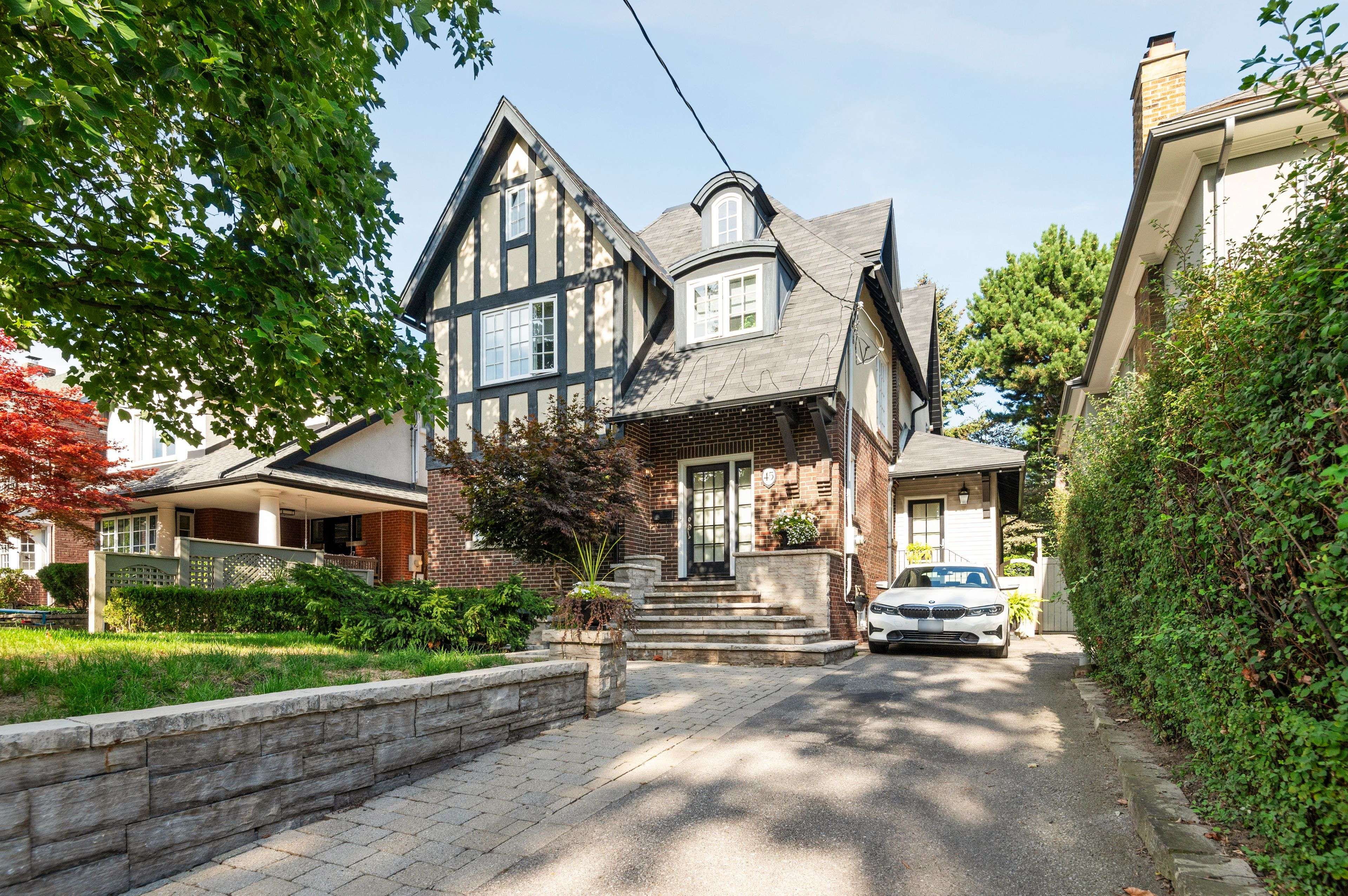 45 Lascelles BLVD, Toronto C03, ON M5P 2C9