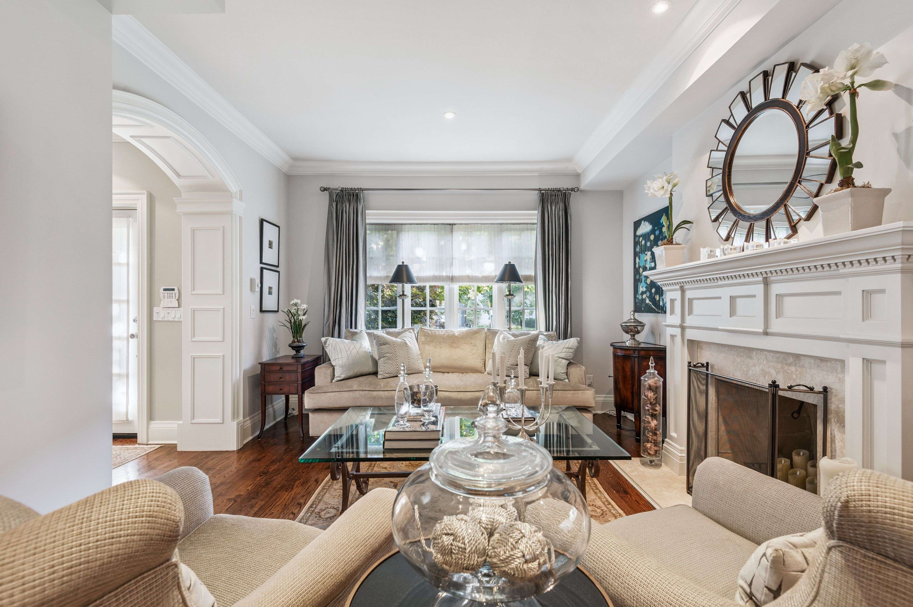 45 Lascelles BLVD, Toronto C03, ON M5P 2C9