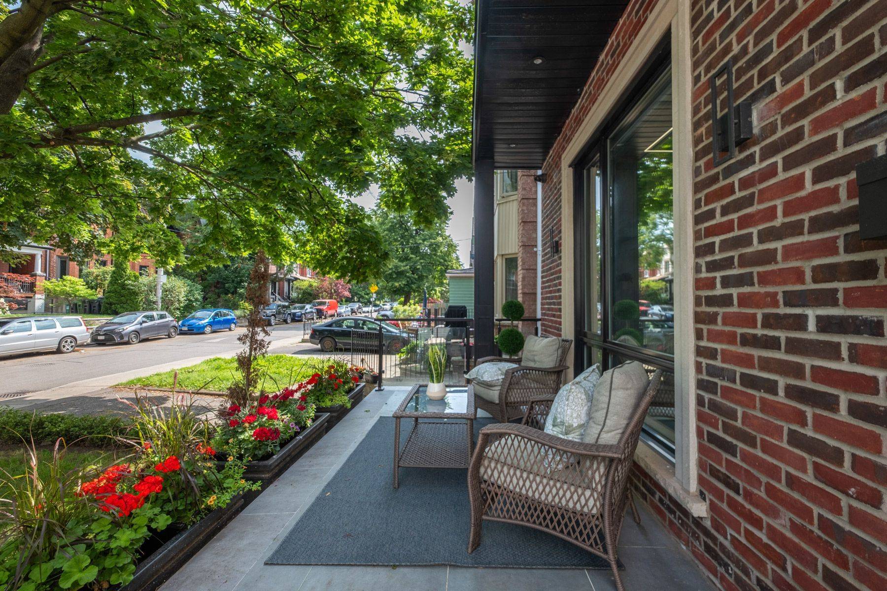 61 Shannon ST, Toronto C01, ON M6J 2E6