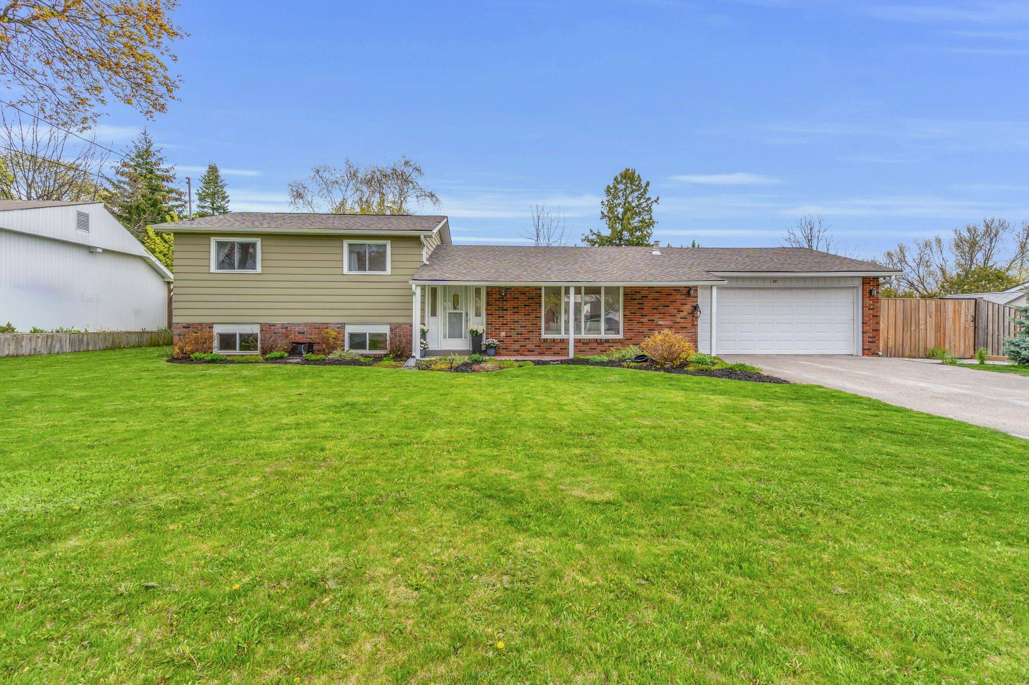 17 Cummings RD, Bradford West Gwillimbury, ON L0G 1B0