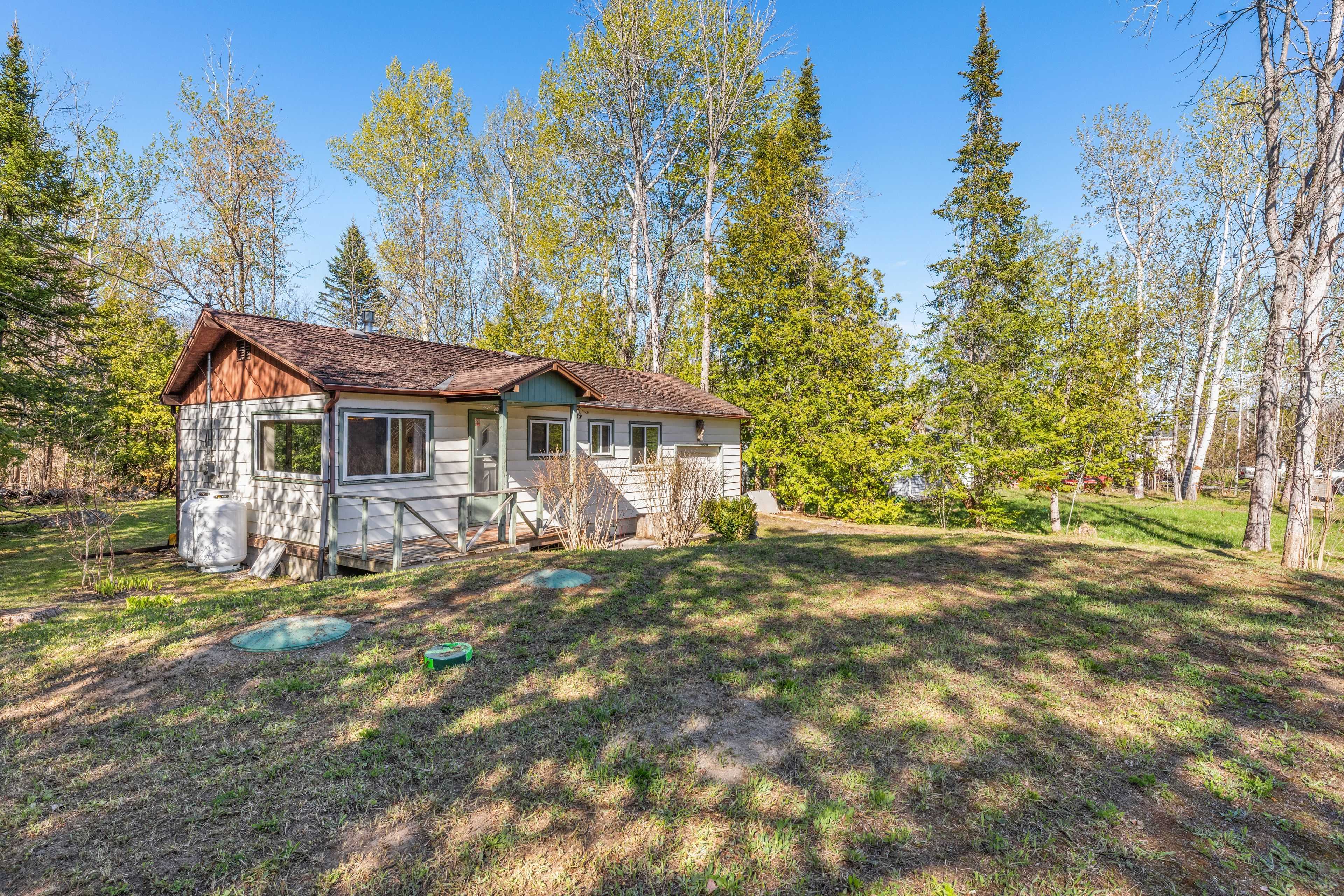 183 Paradise AVE, Tay, ON L0K 1R0