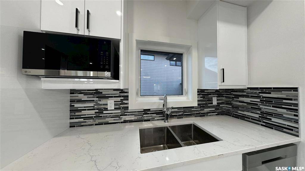 1191 Nightingale TERRACE, Saskatoon, SK S7L 7N5