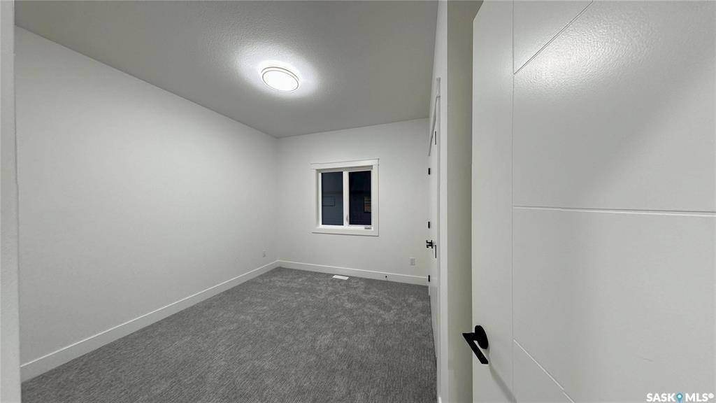 1191 Nightingale TERRACE, Saskatoon, SK S7L 7N5
