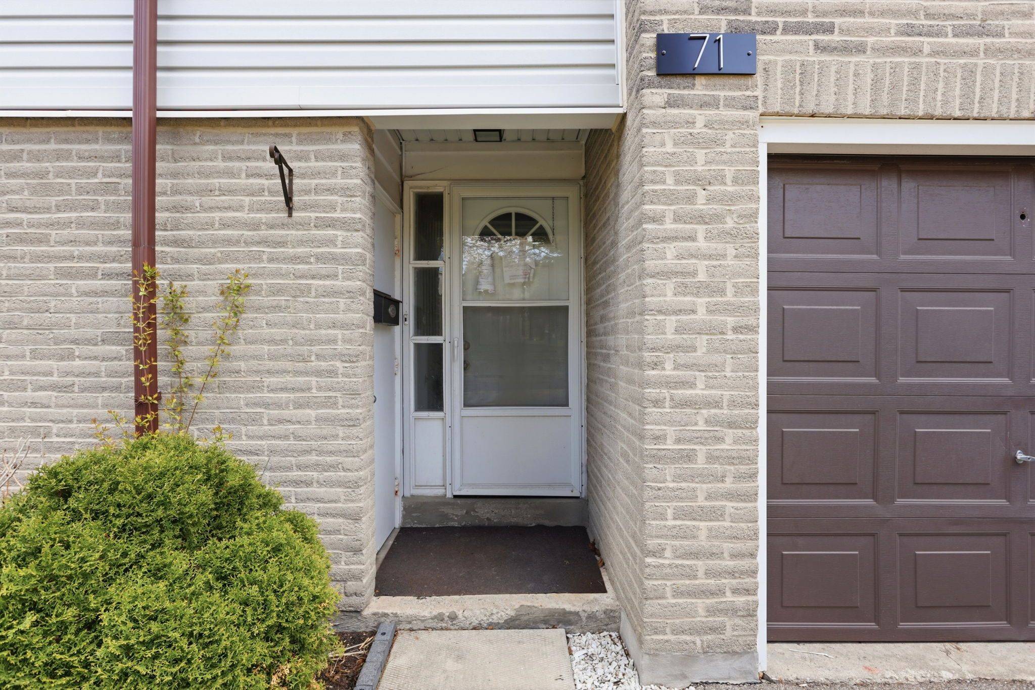 2440 Bromsgrove RD #71, Mississauga, ON L5J 4J7
