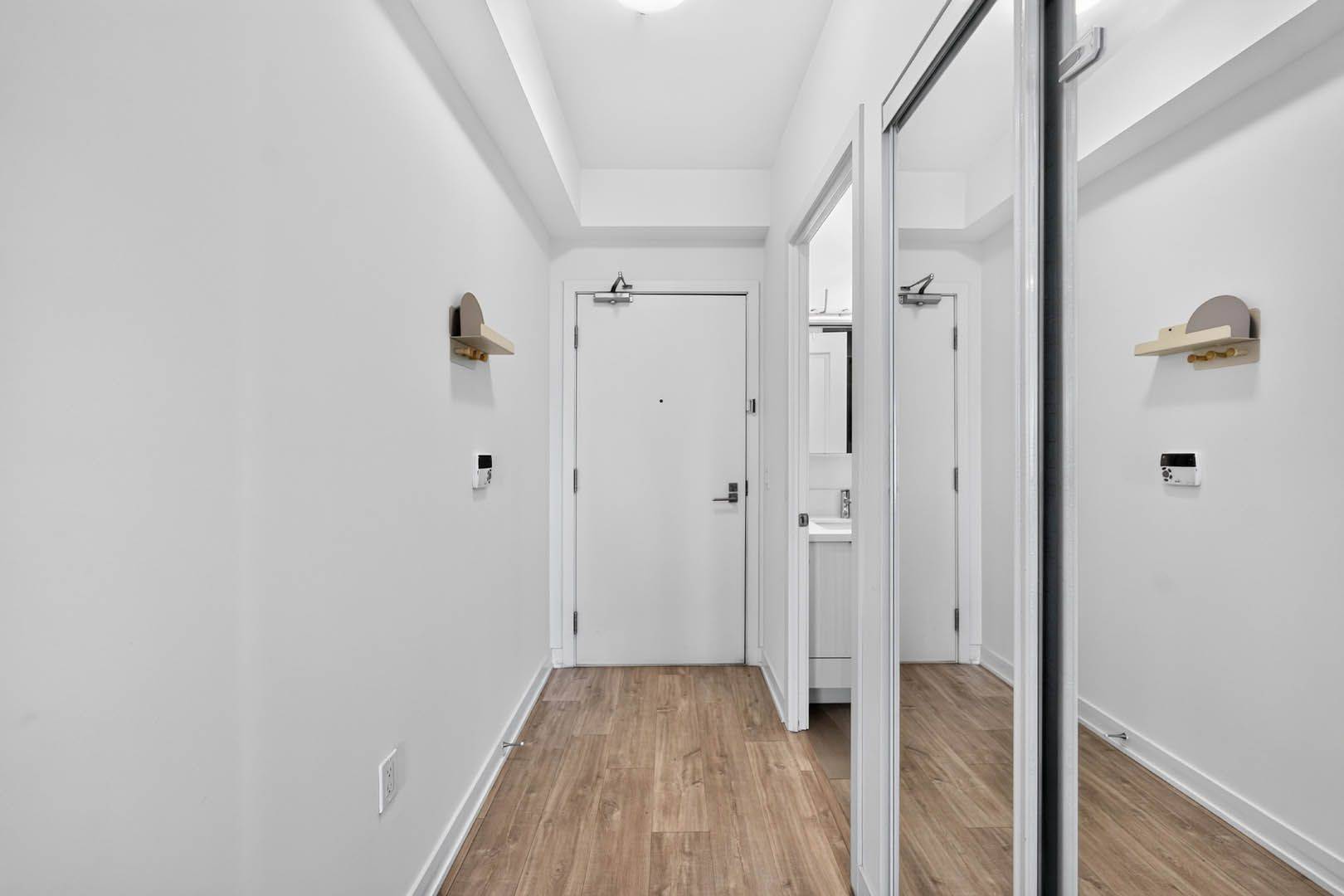 4699 Glen Erin DR #302, Mississauga, ON L5M 2E5