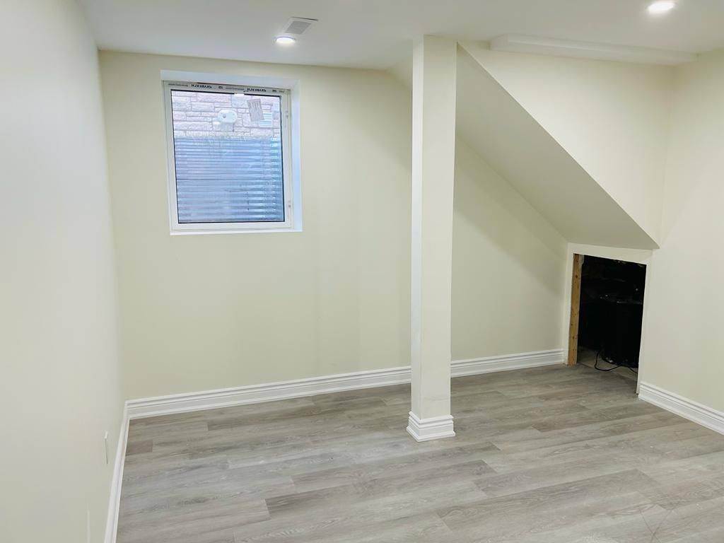 35 Brixham LN #BASEMENT UNIT, Brampton, ON L7A 5K2