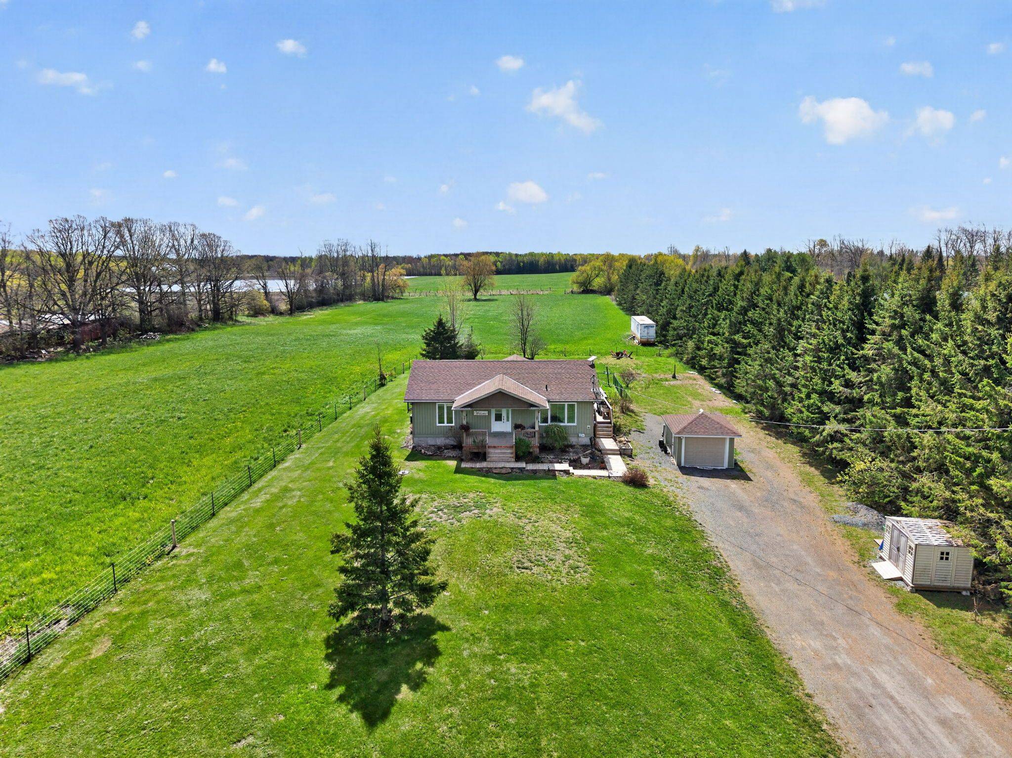 6042 Dobson LN, Stittsville - Munster - Richmond, ON K0A 2Z0