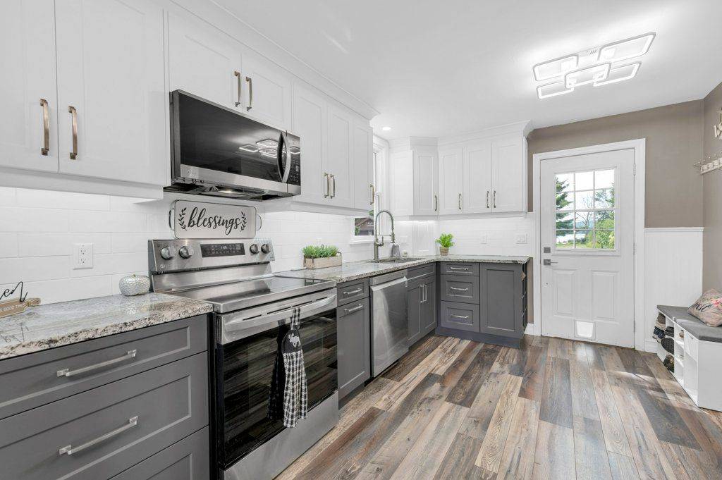 425 Rosebush RD, Quinte West, ON K0K 2C0