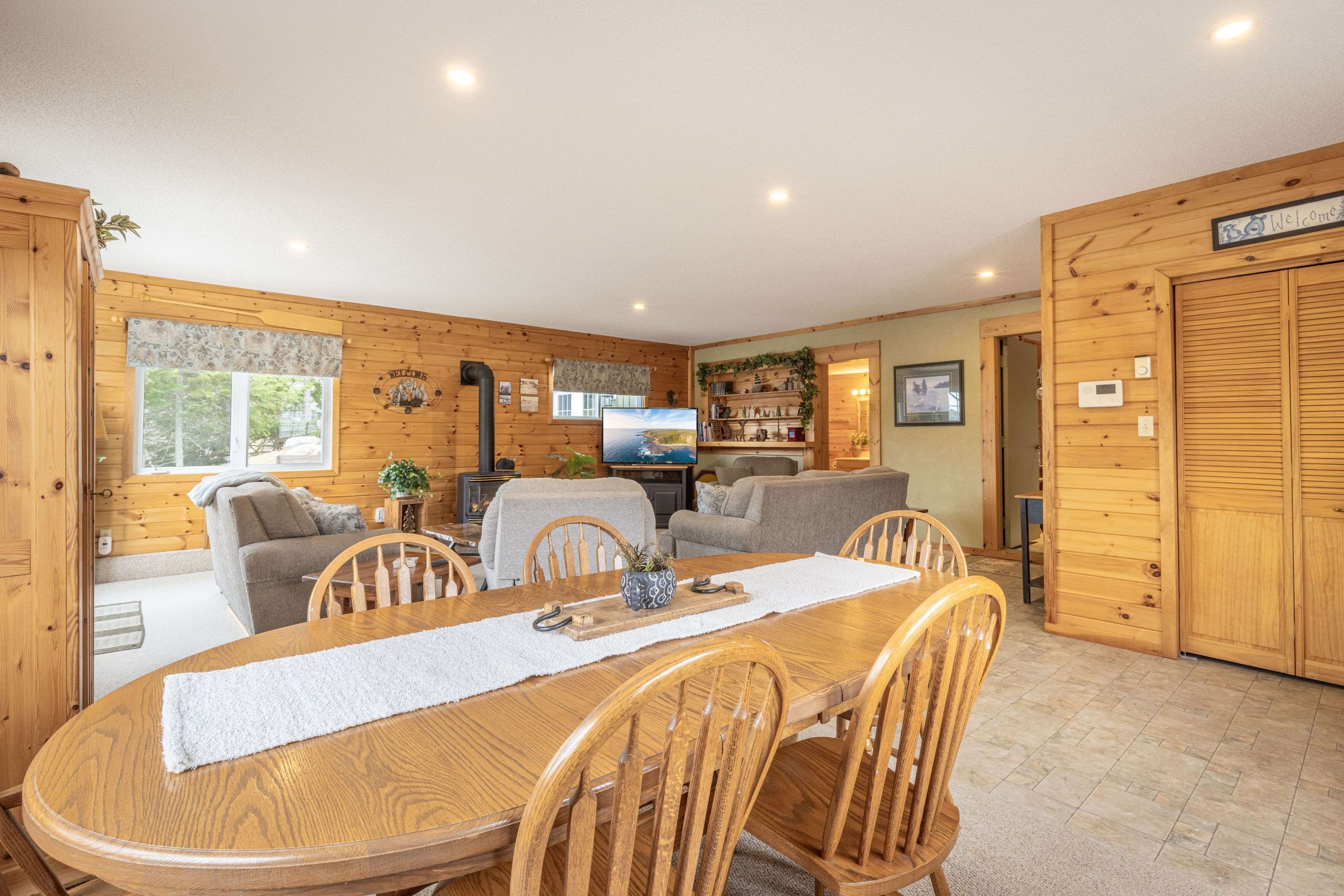 143 South DR, Huntsville, ON P1H 2J2