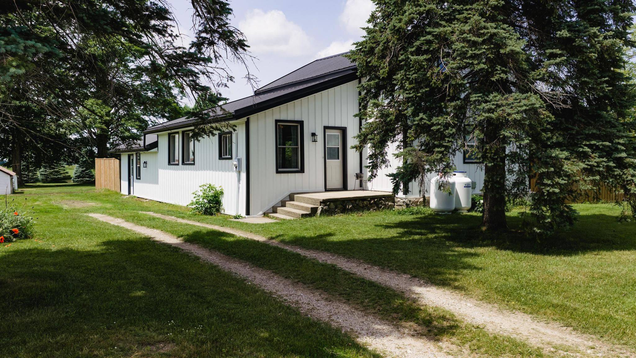 2010 Alma ST N, Howick, ON N0G 1X0