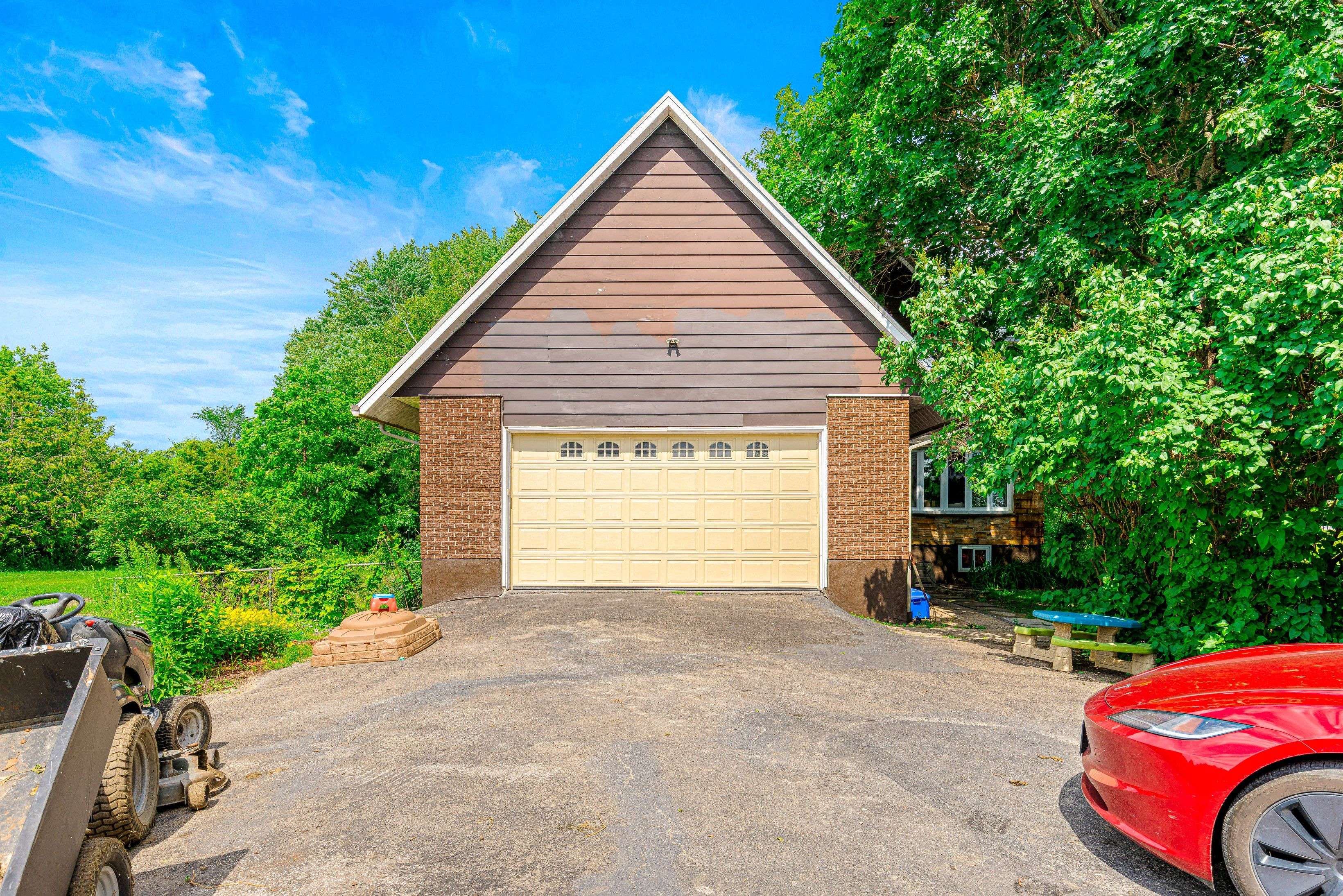 10106 Dixie RD E, Elizabethtown-kitley, ON K0E 1A0