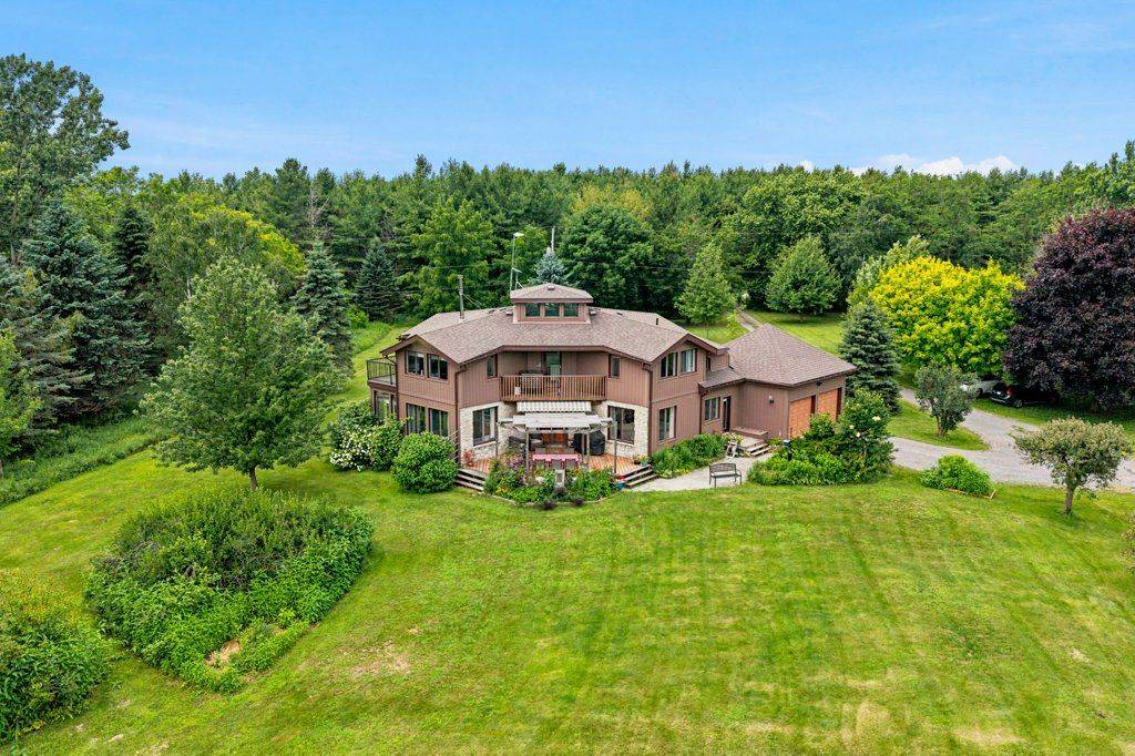 2576 Howe Island DR, Frontenac Islands, ON K7G 2V6