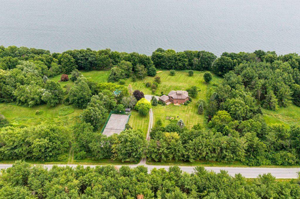 2576 Howe Island DR, Frontenac Islands, ON K7G 2V6