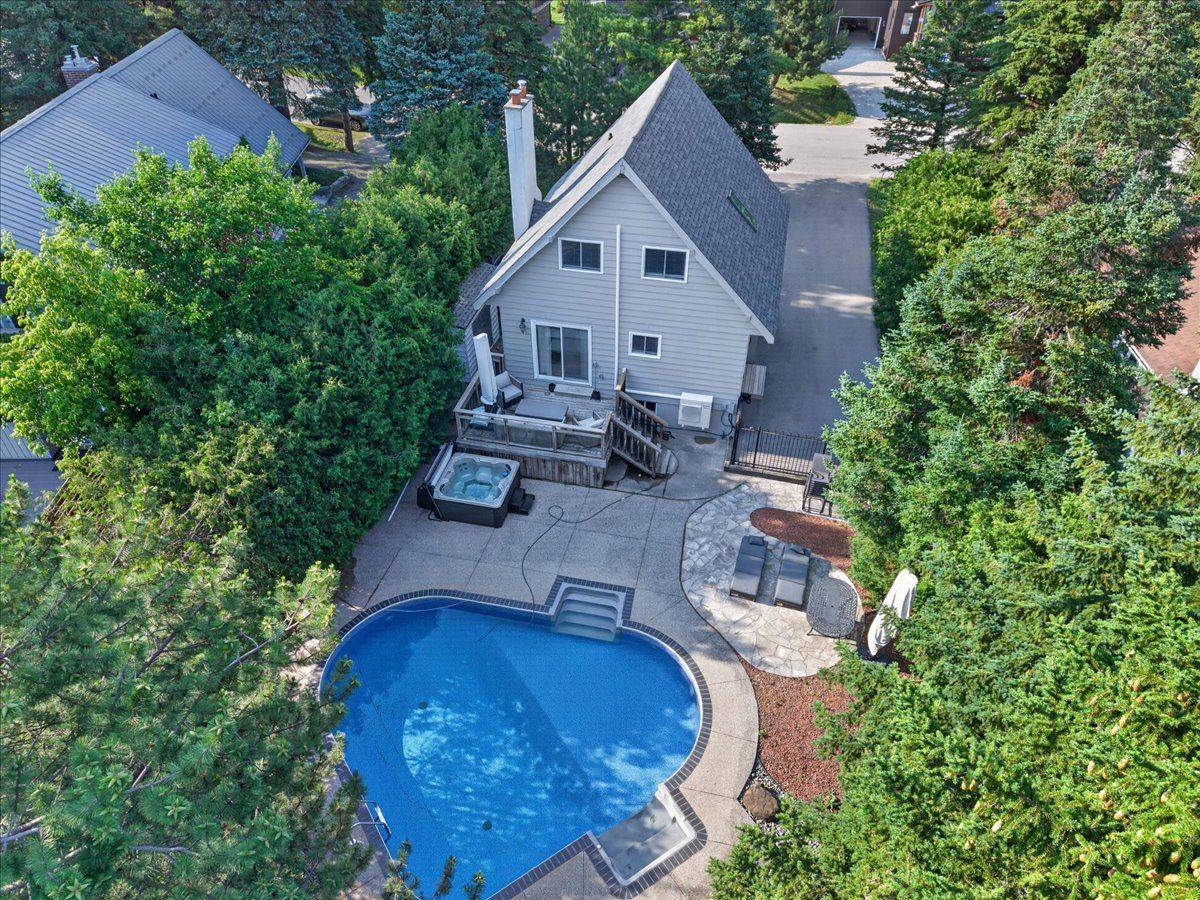 143 Campbell CRES, Blue Mountains, ON L9Y 0P9