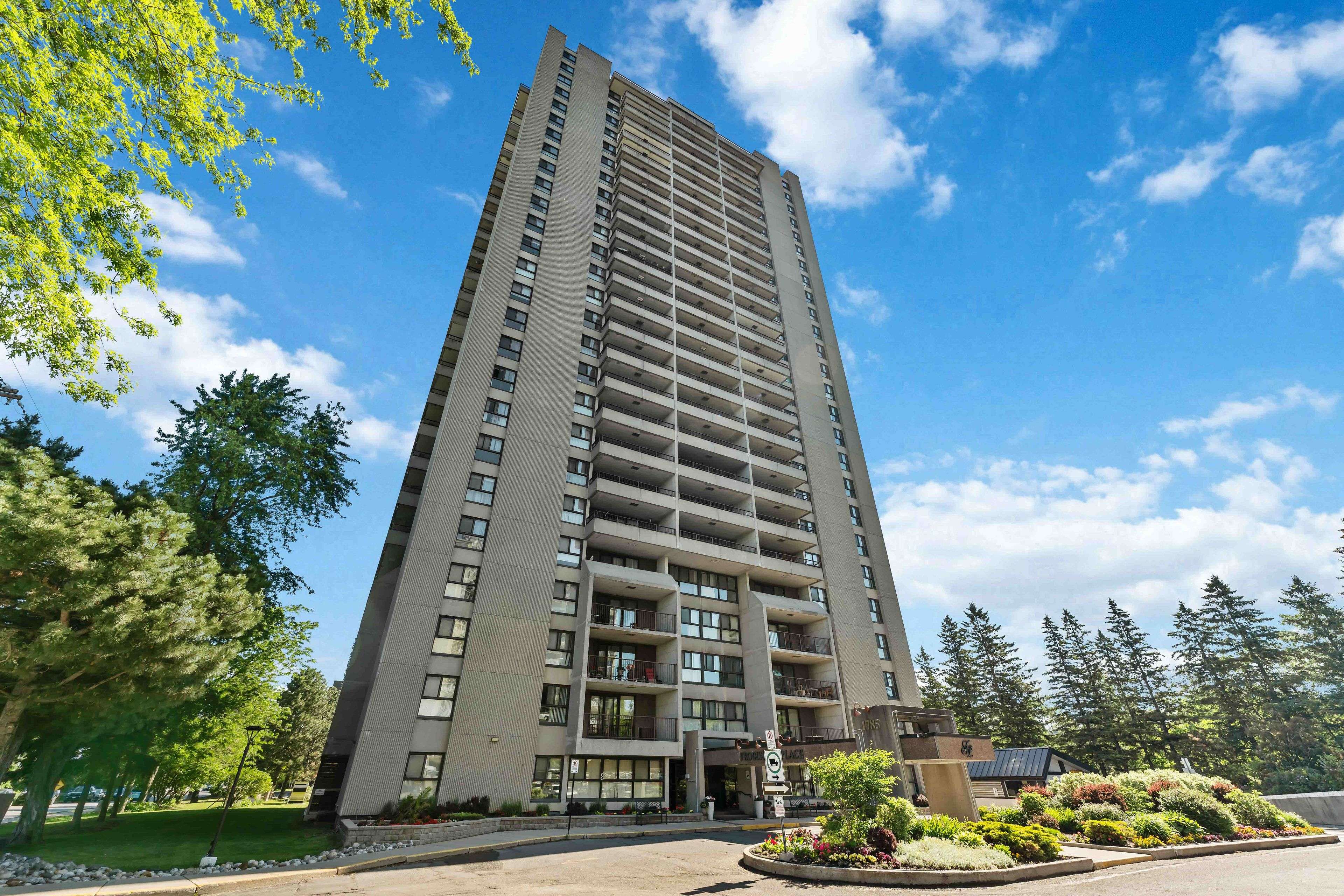 1785 Frobisher LN #703, Alta Vista And Area, ON K1G 3T7