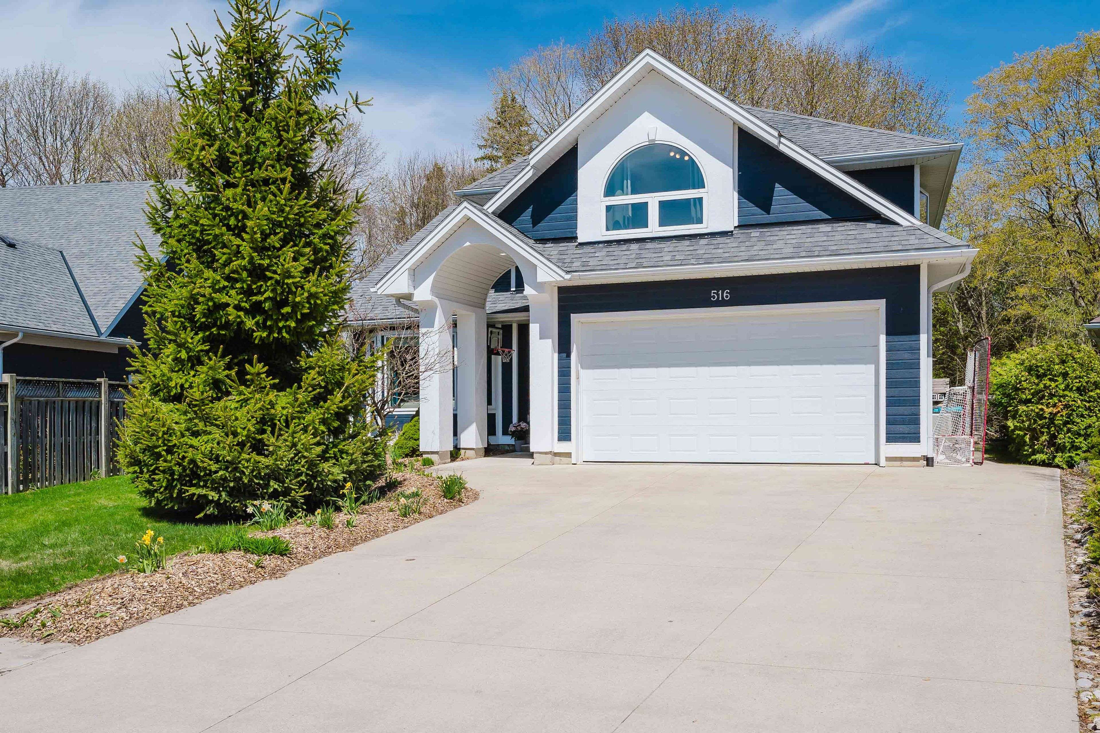 516 Meadow LN, Saugeen Shores, ON N0H 2L0
