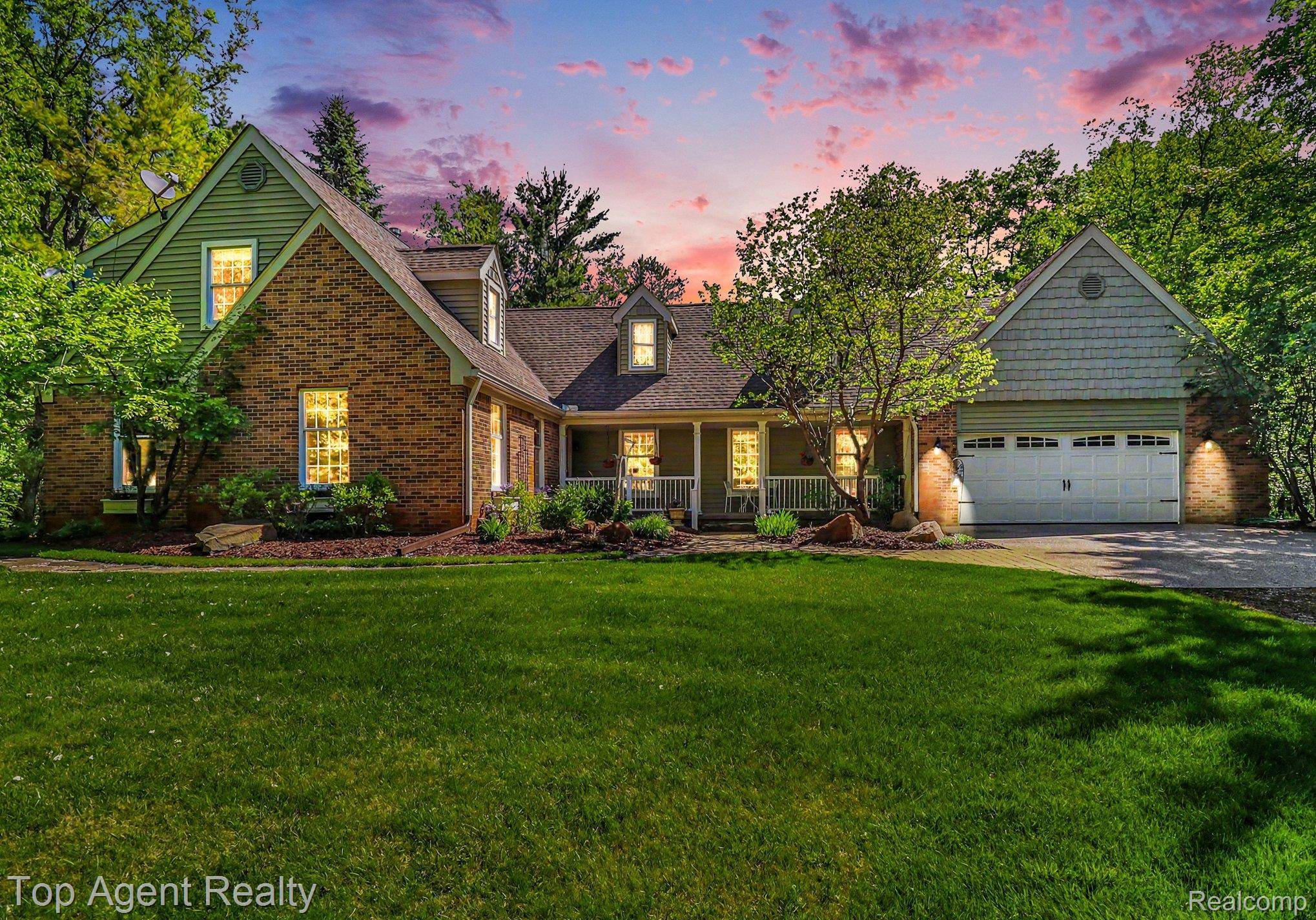 2411 Farmbrook TRL, Addison Township, MI 48370