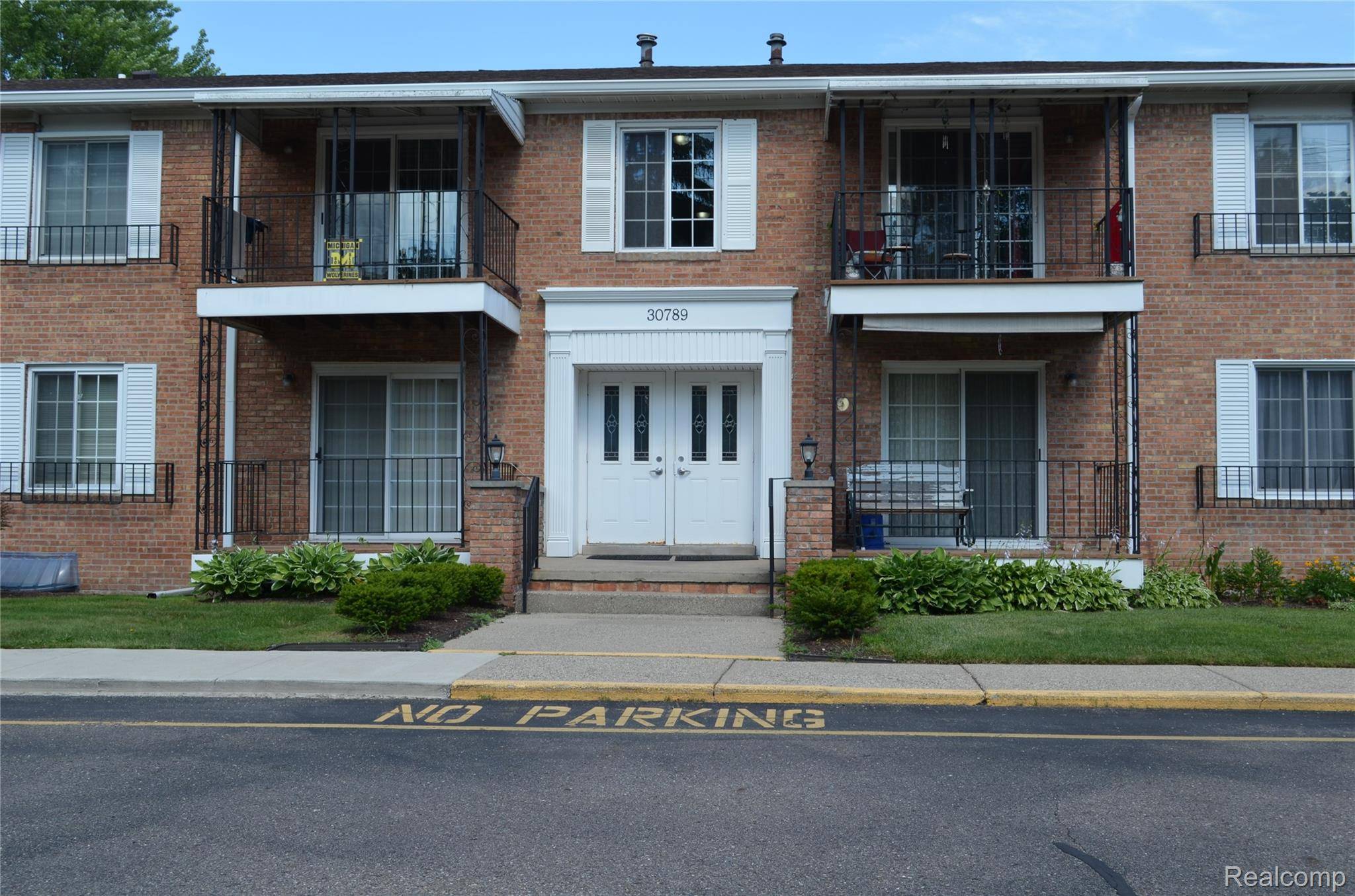 30789 Shiawassee RD #9, Farmington, MI 48336